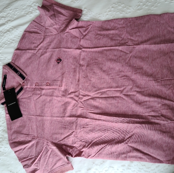 Polos - Picture 2 of 3